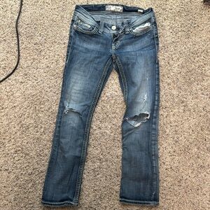 Buckle capri jeans